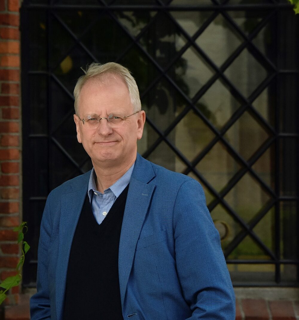 Portraits of PRIO Researchers - Henrik Syse