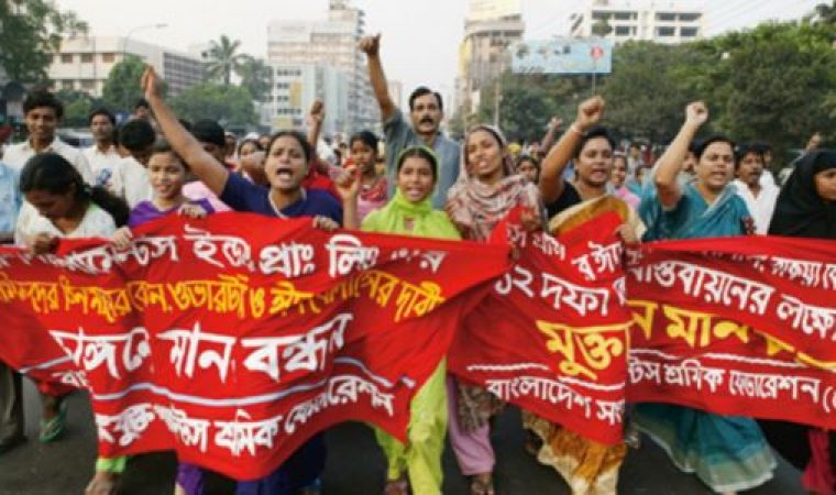 3159-Demonstranter-bangladesh-565x300-c